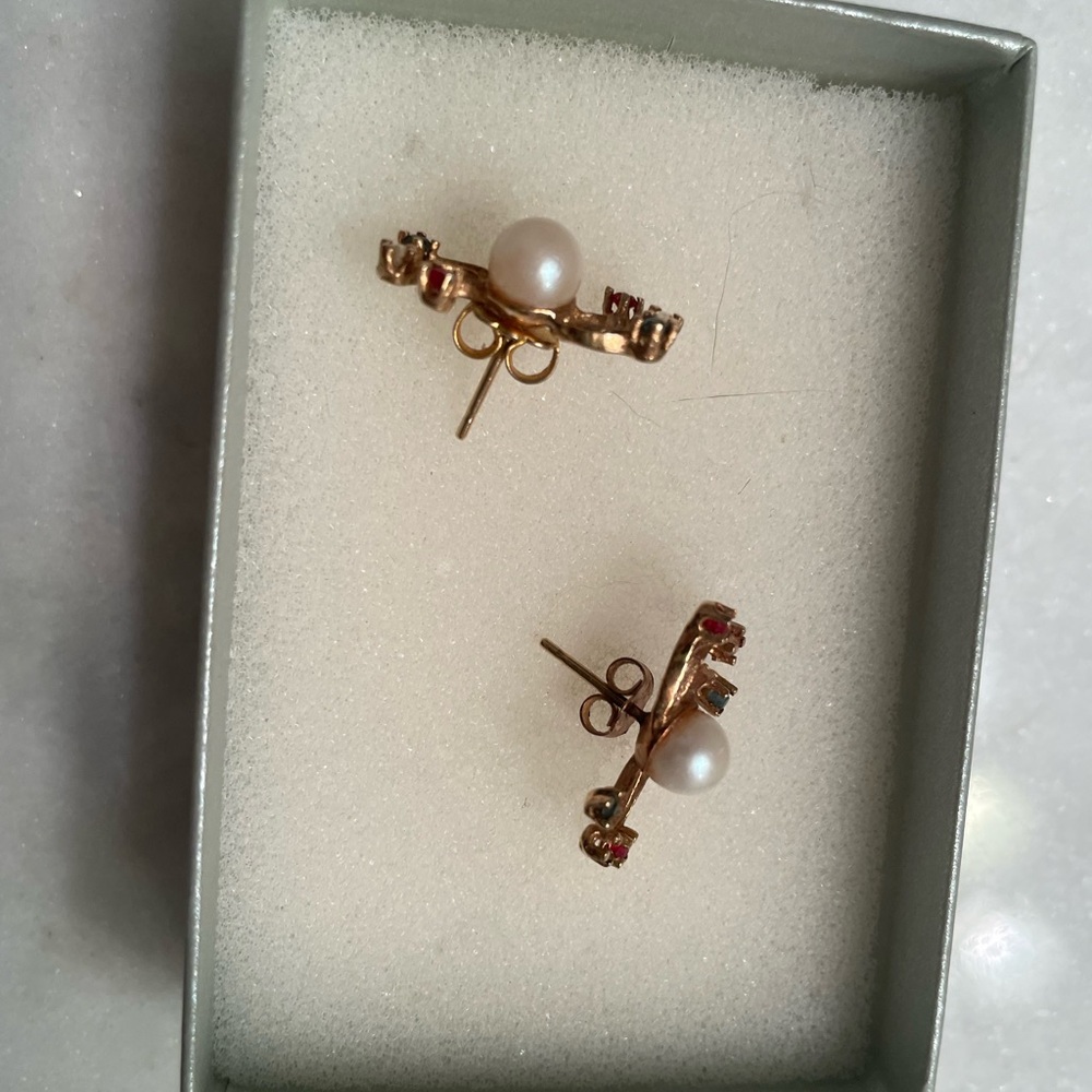Elegant Pearl and Gold Earrings